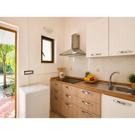 Cozy In Marina With Swimming Pool Nicotera