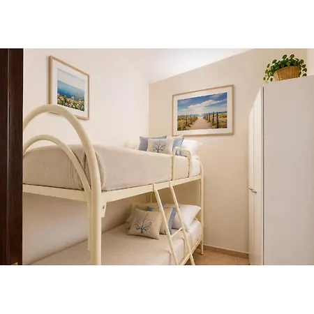 Cozy In Marina With Swimming Pool Сasa de vacaciones *